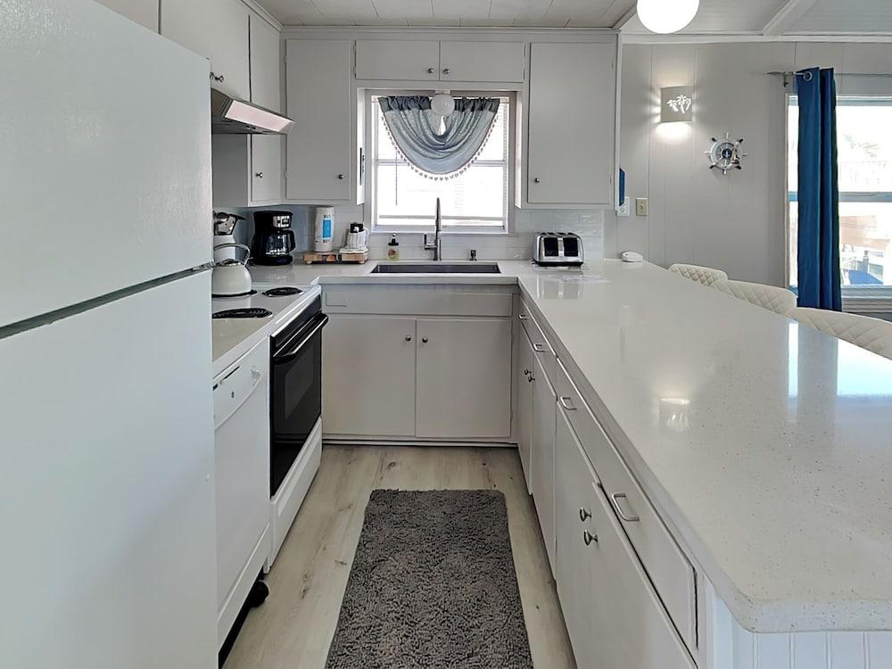 Bayview Cottage by Ryson Vacation Rentals