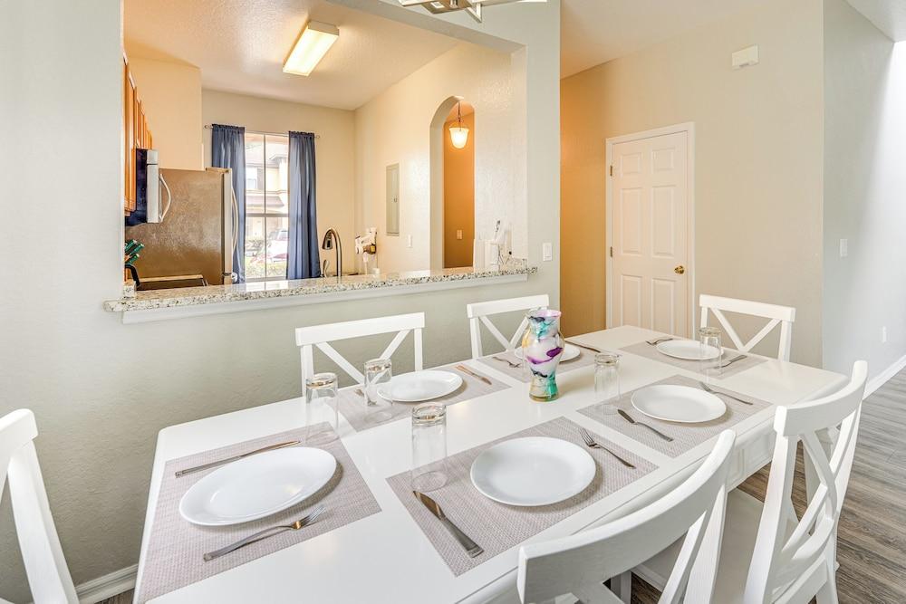 9 Mi to Disney: Gated Resort Escape w/ Pool Access