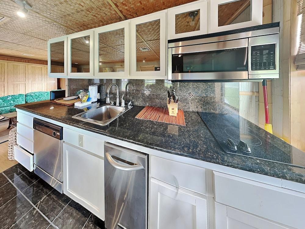 Beachside Tiki Hut by Ryson Vacation Rentals