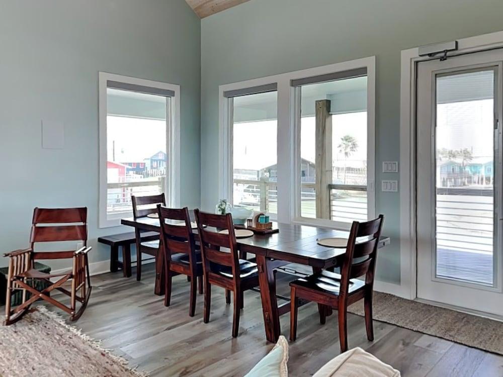 The Salty Dog at Copano Bay by Miss Kitty’s