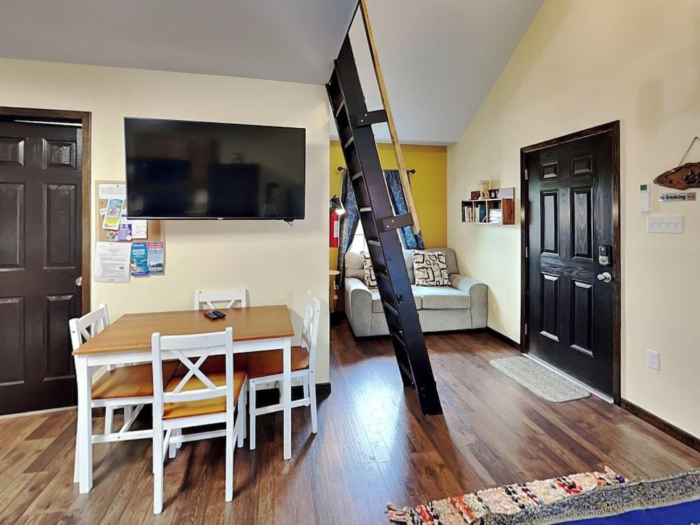 SabaiDii Guesthouse A & B by Miss Kitty’s