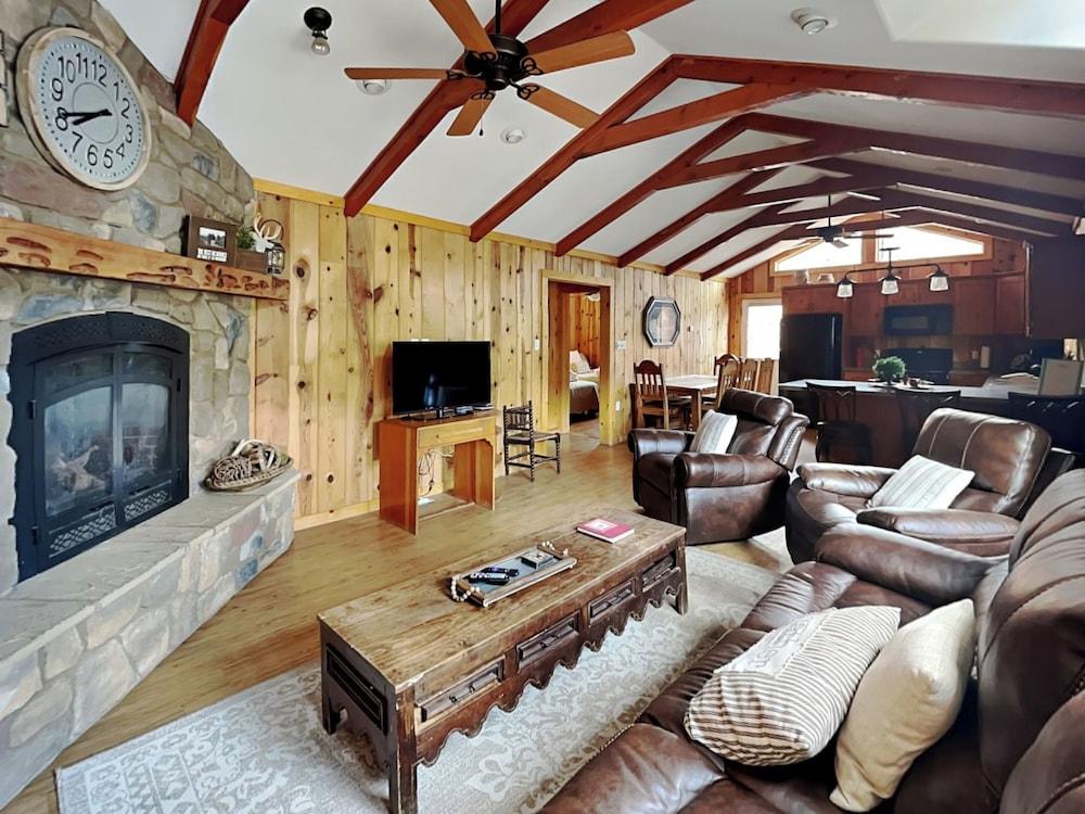 Jackalope by Ruidoso Vacation Rentals