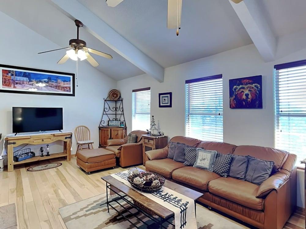East Mountain View by Ruidoso Vacation Rentals