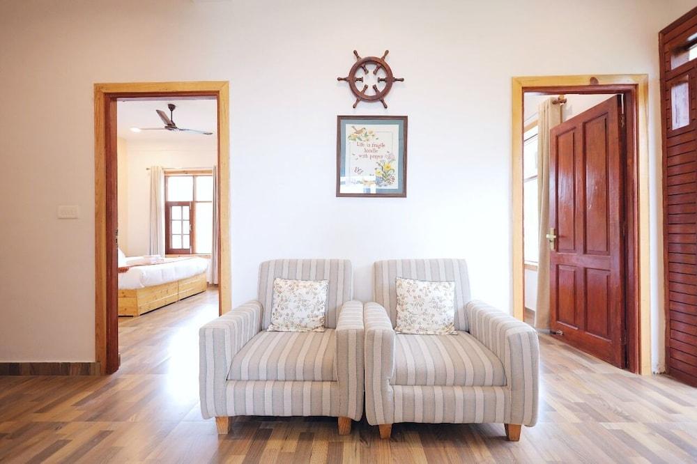 Dawn's Embrace by Oakwood