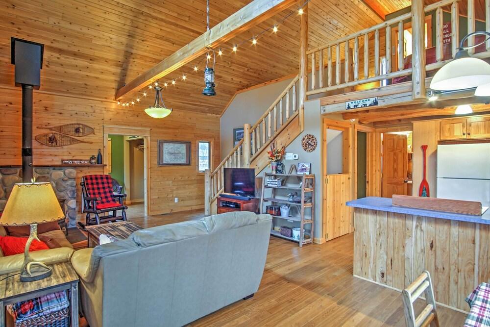 Remote Pentwater Cabin in the Woods: 5 Mi to Dtwn