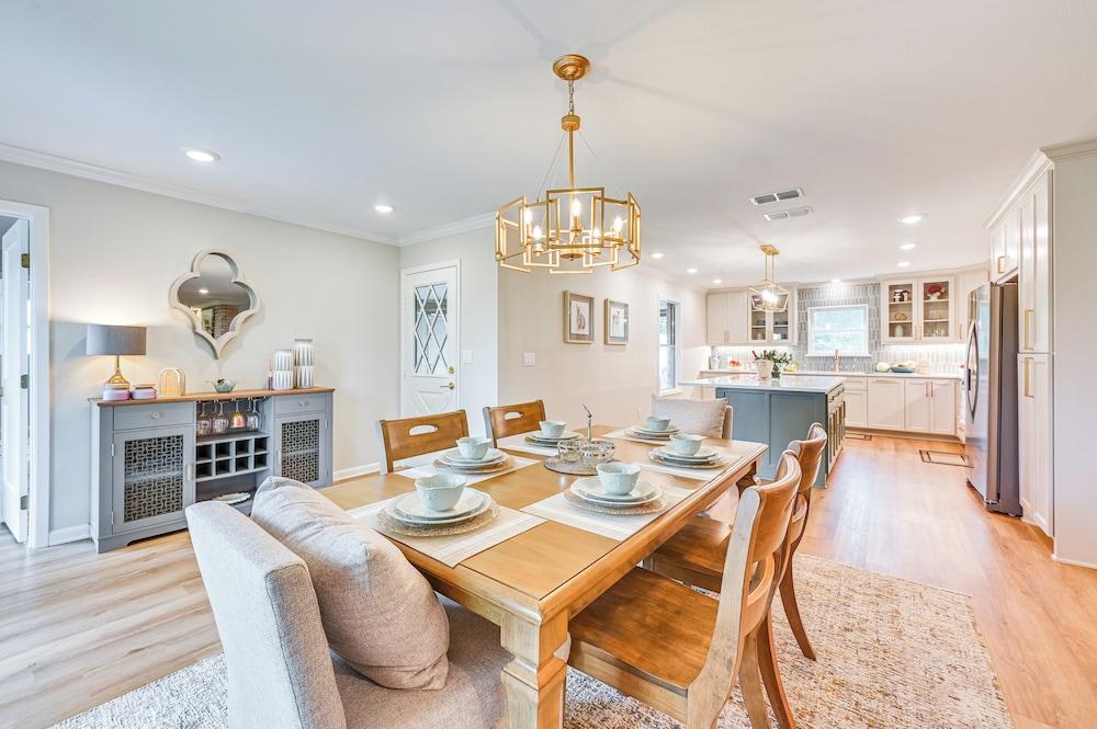 Patio, Yard, Views: Modern Home in Longview