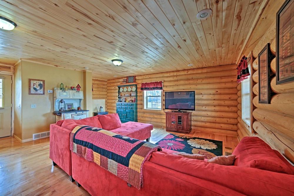 Rustic Cabin Near Palisade State Park w/ Deck!