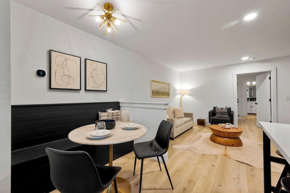 Sleeps 18 Firefly Mountain Suites Featuring Indoor Pool, Hot Tub, Game Room, Firepits, Playground & Spacious Dining Perfect for Family Getaways