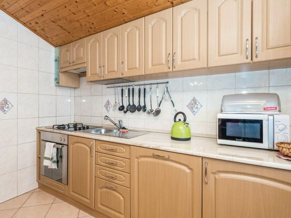 Scenic Seafront Brsec Apartment