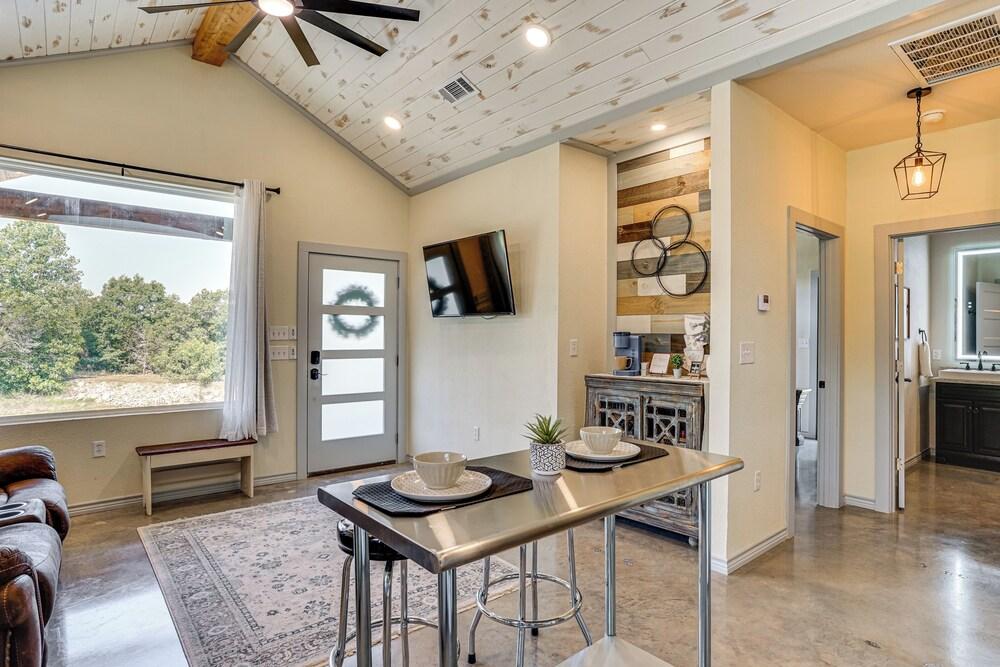 Recently Built Cabin w/ Pavilion in Granbury!