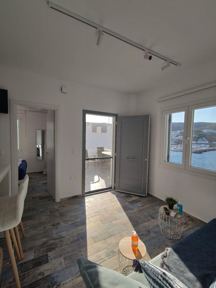 Alos Seafront Gem - Loutra Seaview Escape