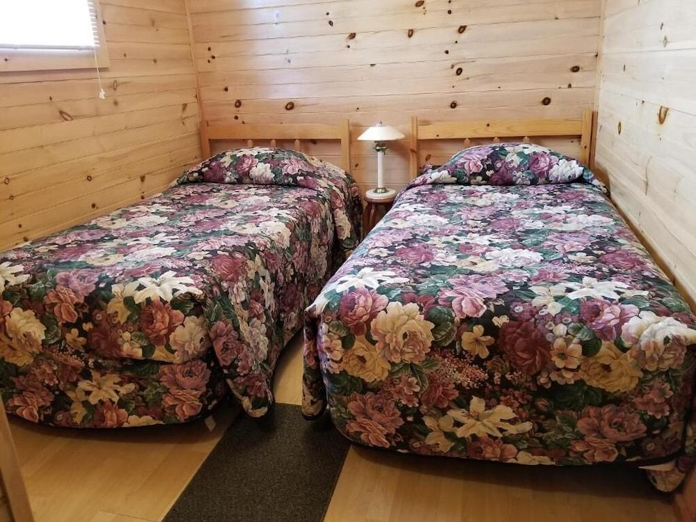 Blue Spruces Cottages