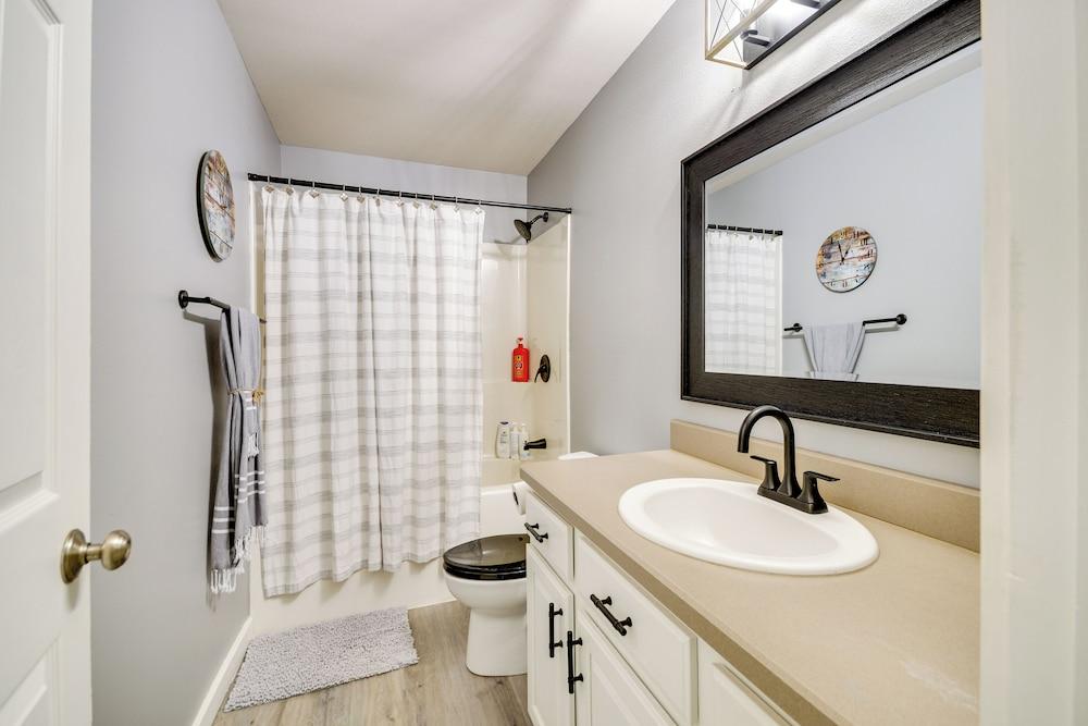 6 Mi to Zoomontana: Family Home w/ Fenced Yard