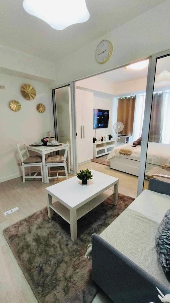 The Bahama Hammock - Azure