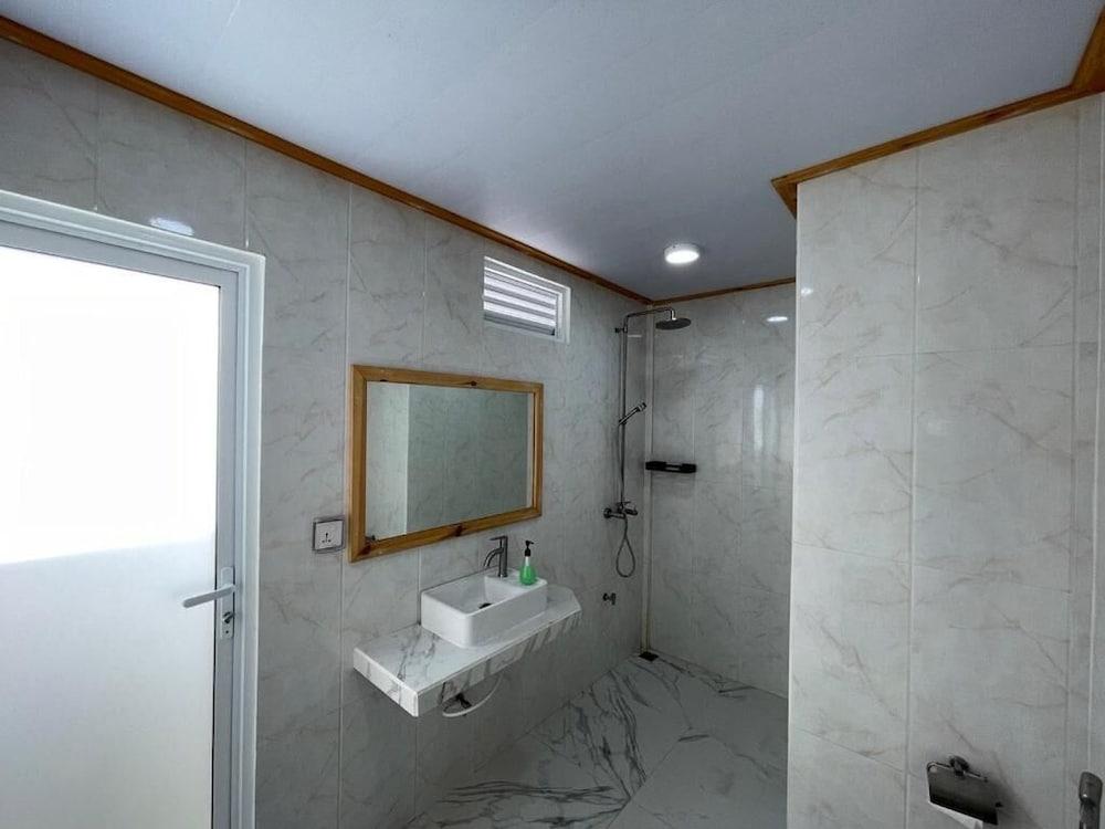 Dacha Thoddoo White Sand