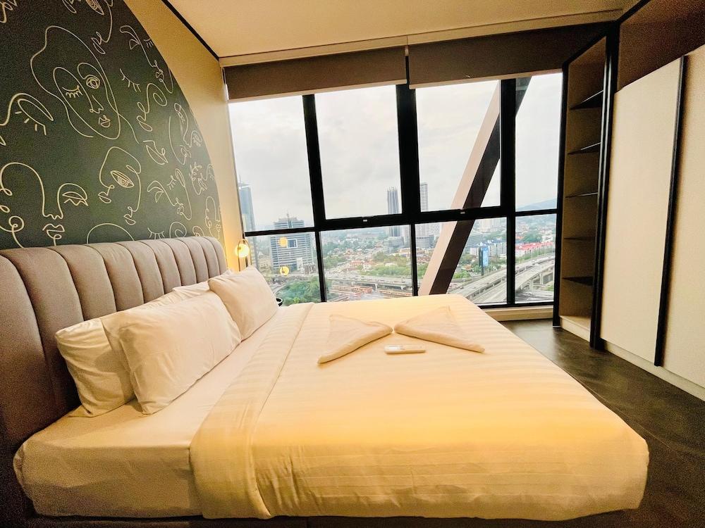 Scarletz KLCC By Arman