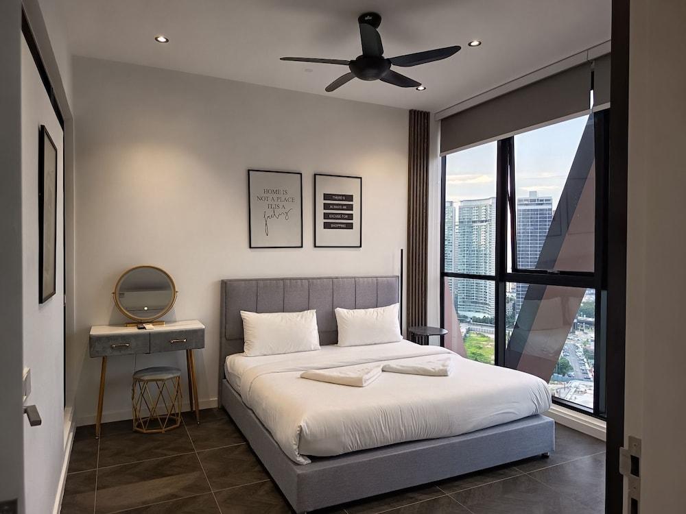 Scarletz KLCC By Arman