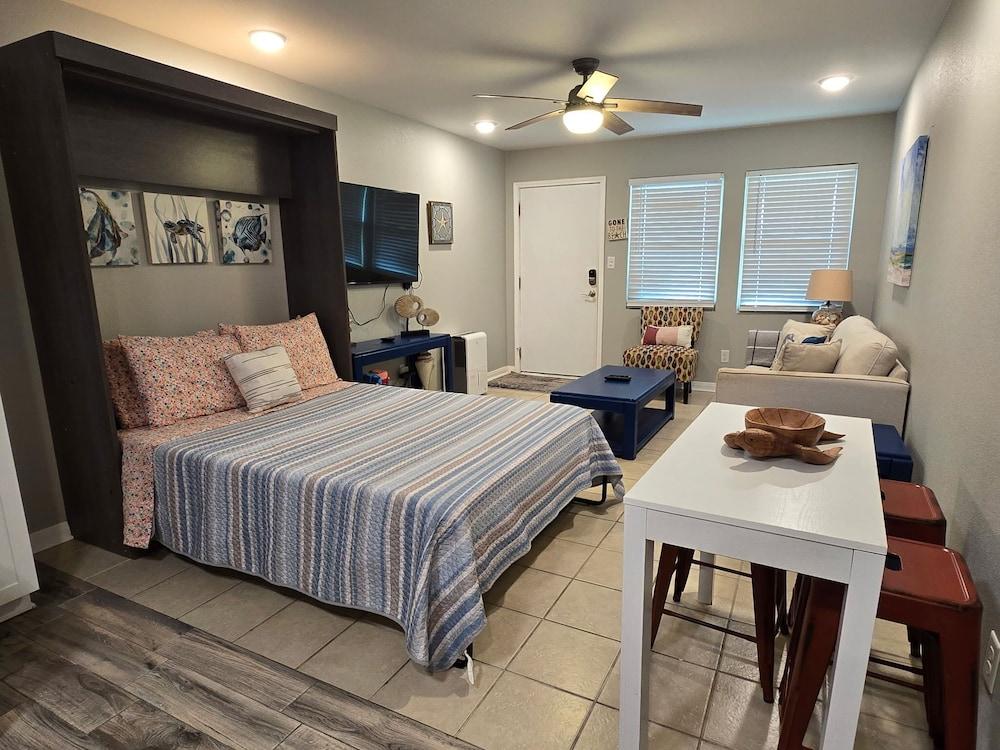 Cristy's Crab Shack @ Sunrise Villas