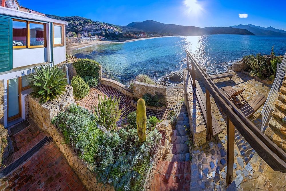 The Boat Isola d Elba