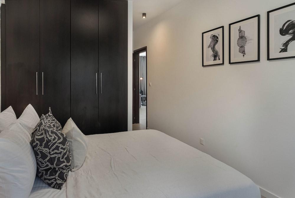 Phaedrus Living: Travertine Residences 102