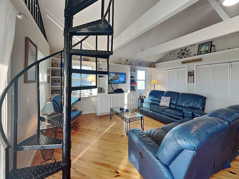 Beach Oasis by Ryson Vacation Rentals