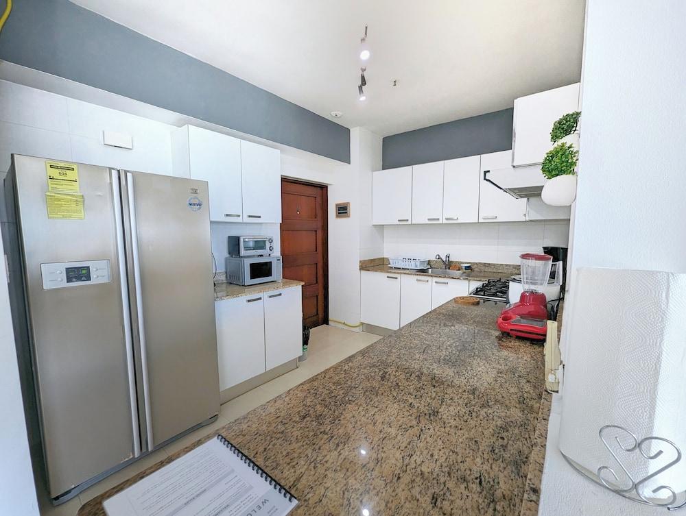 1 BDR apartment on Balboa Avenue