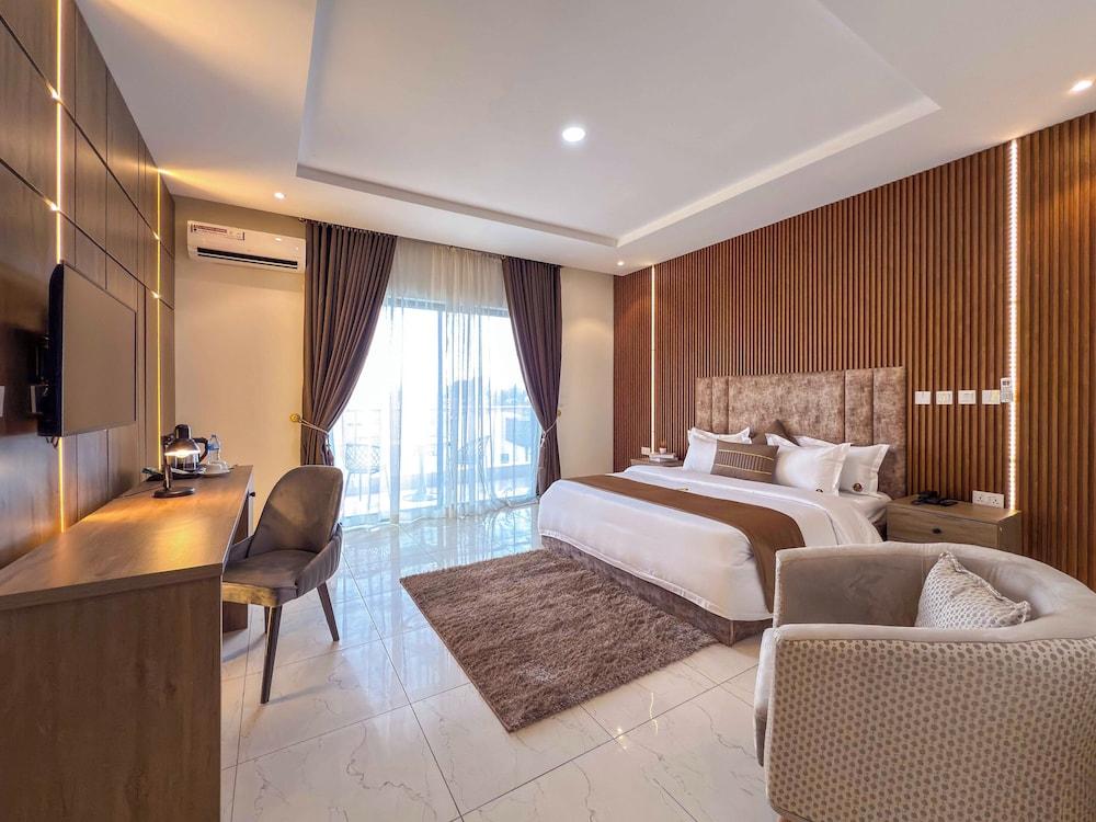 NA Conference Centre And Suite