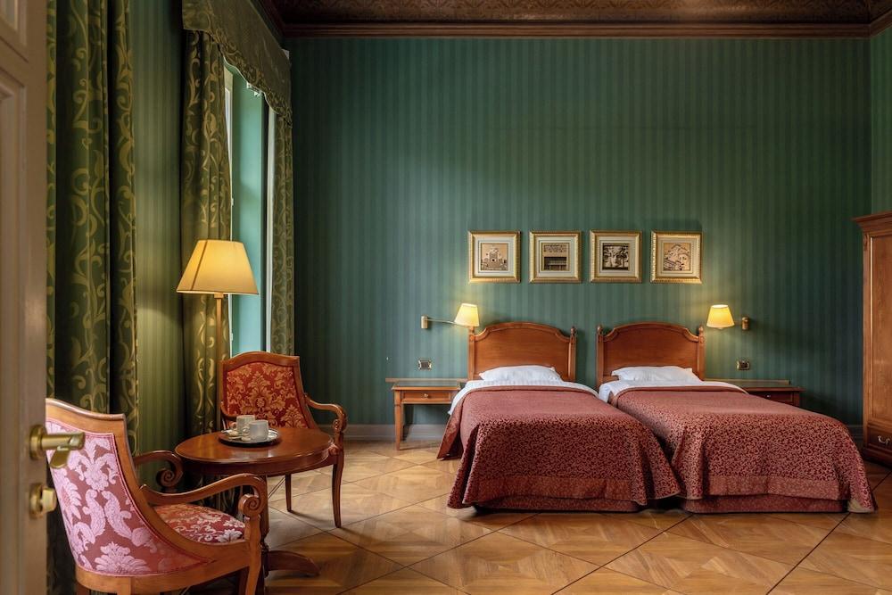 The Benjamin House - self check-in