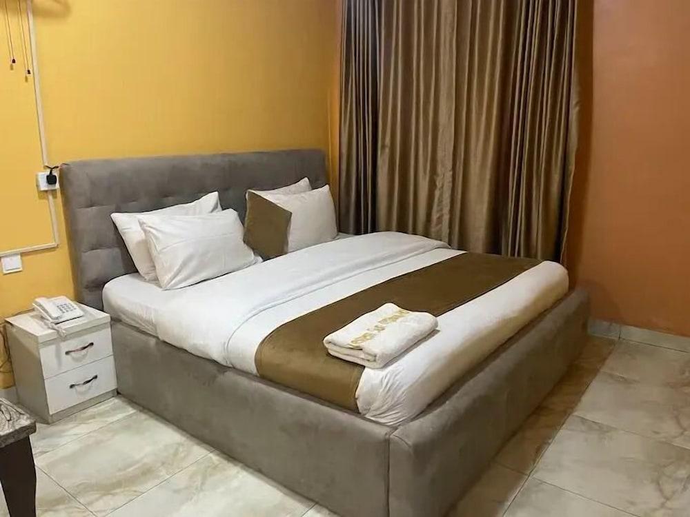 Western Sun Suites and Event Centre