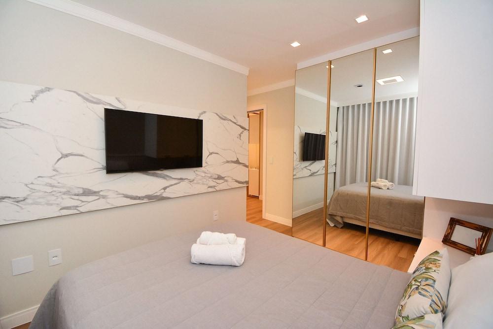 Gaivotas Golden - a 200 metros da praia