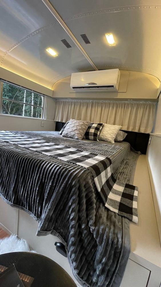 American Bus Glamping