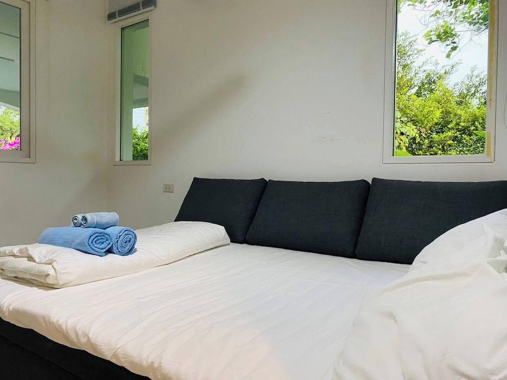 Hidden Villa Oasis Private Pool 2km to Beach&mall