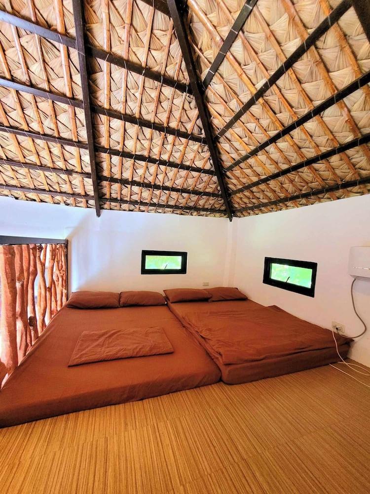 Modern Bahay Kubo Near Tagaytay - Casita Anahaw