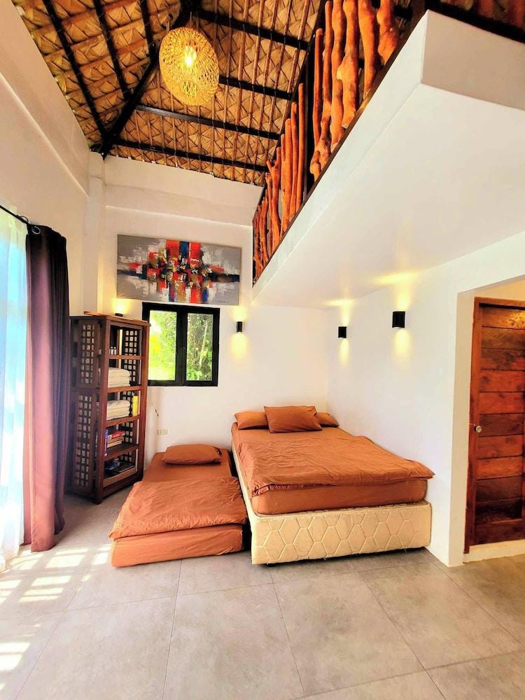 Modern Bahay Kubo Near Tagaytay - Casita Anahaw