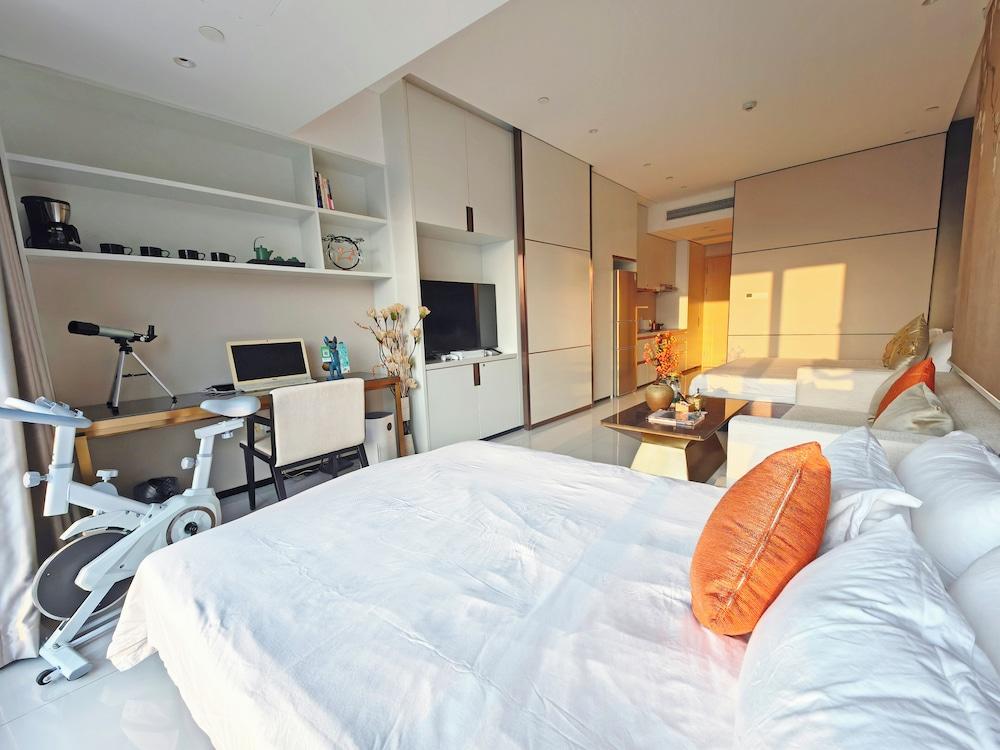 Interact China Fine Condo - Novotown