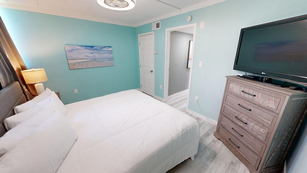 Sea Palm 2b 2 Bedroom Condo