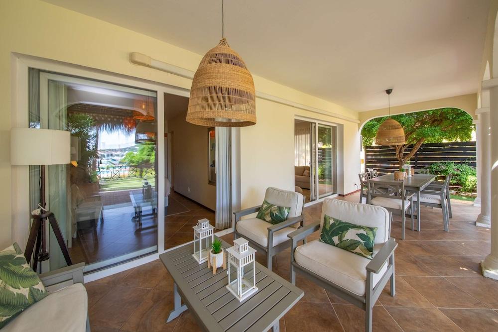 Tropical Garden Escape at Masbango - Jan Thiel