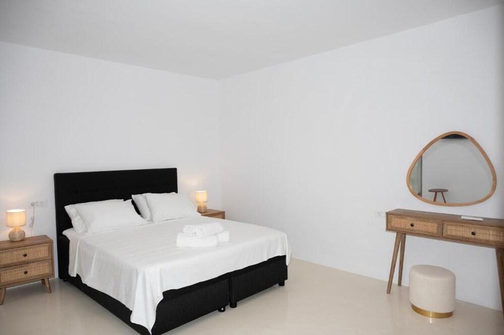 Adyton Luxury Suite Mykonos Exclusive Pool Oasis