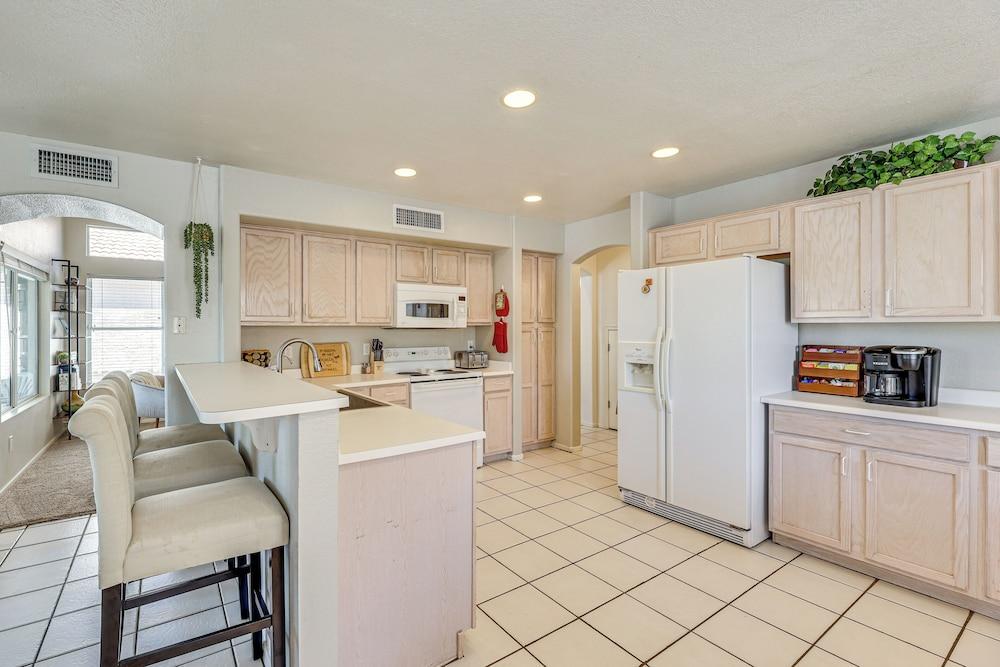 Swim w/ a View: Scenic Desert Retreat in Glendale