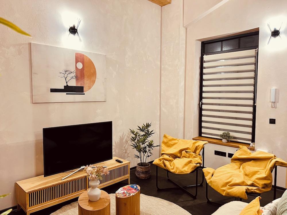 ASTORIA Loft Elite Apartment free parking,AC,Elevator