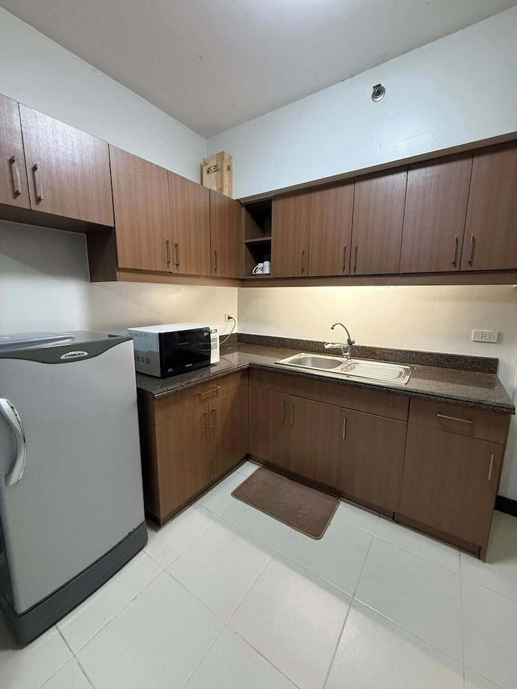 Alabang Condo by Lyre