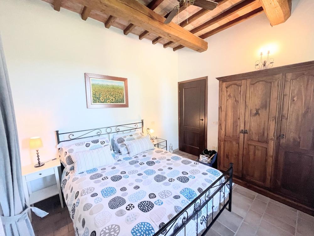 Detached Villa With Games Room, Pool, and Panoramic Views in San Damiano