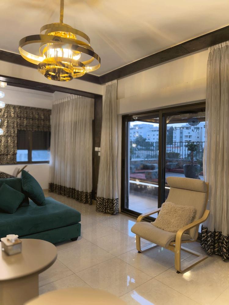 Charming Amman Apartment With Central AC and Parking