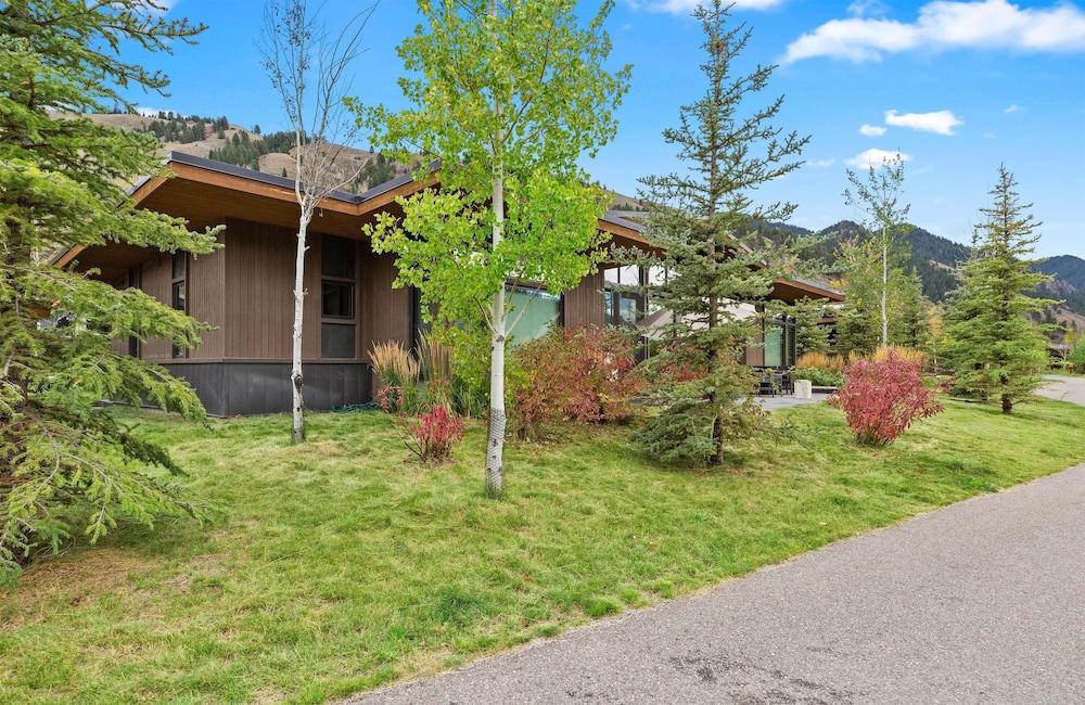 The Cabins At Snake River Sporting Club