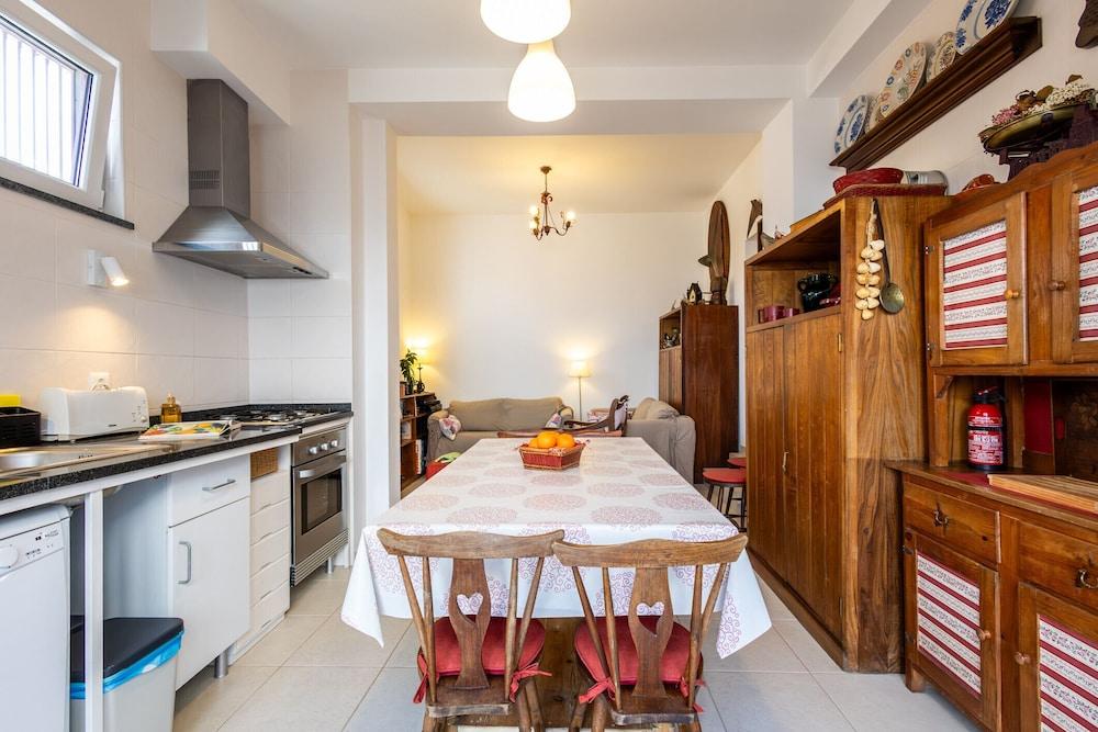 Casa do Pisco in S o Martinho do Porto