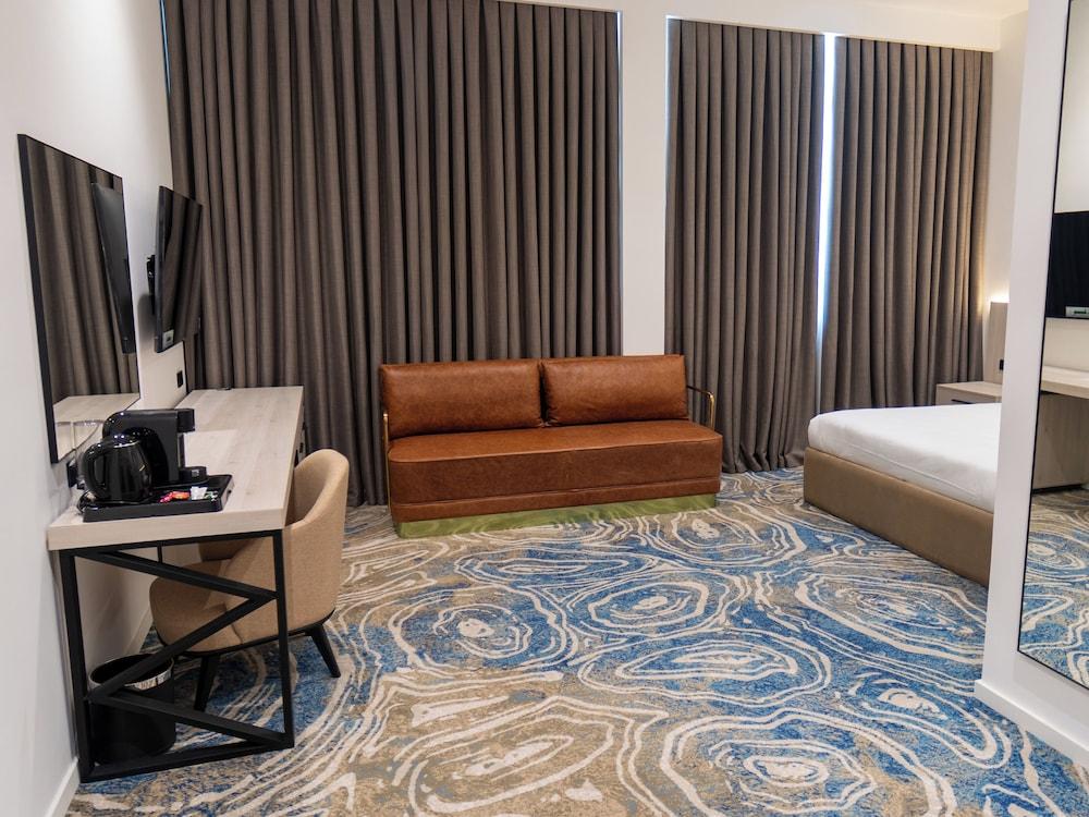 Central Square Hotel