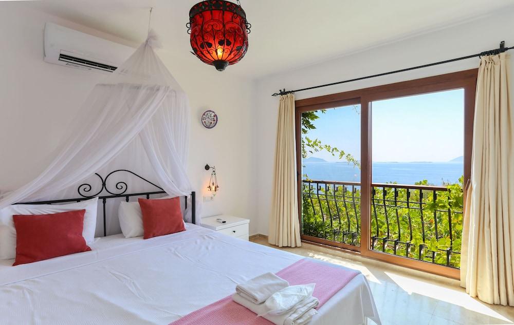 Villa Lycia with Sea Platform