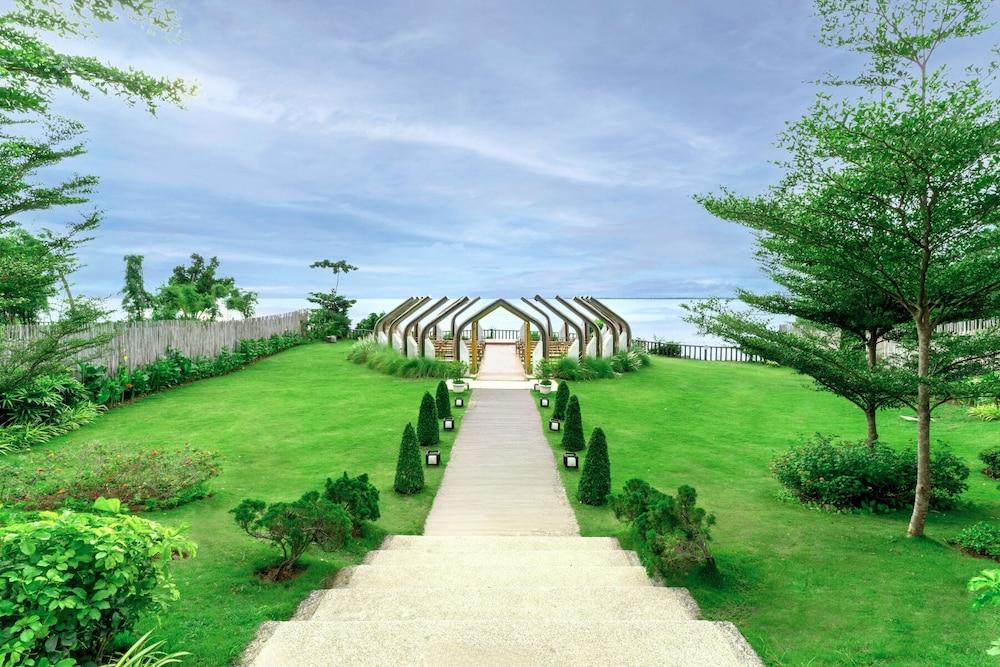 Resort-style Comfort Near Mactan Airport