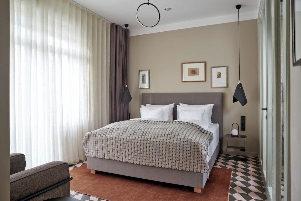 Bagatelle Gardenhouse