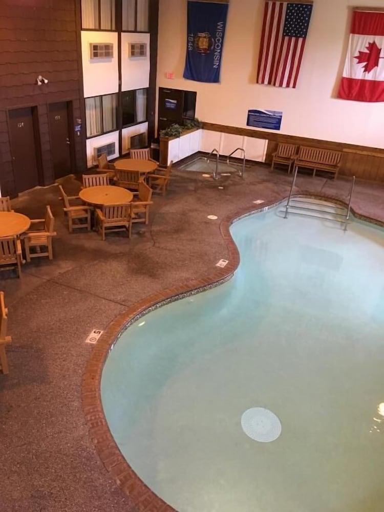 Superior & Sage Hotel